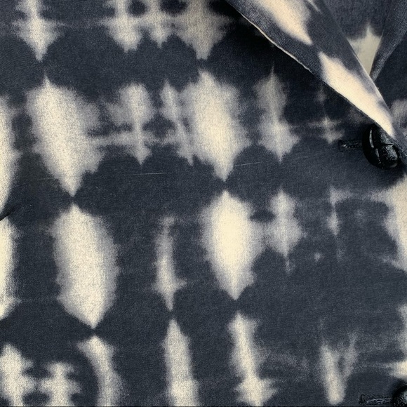 Audrey 3+1 reverse tie dye vest. - Picture 2 of 3